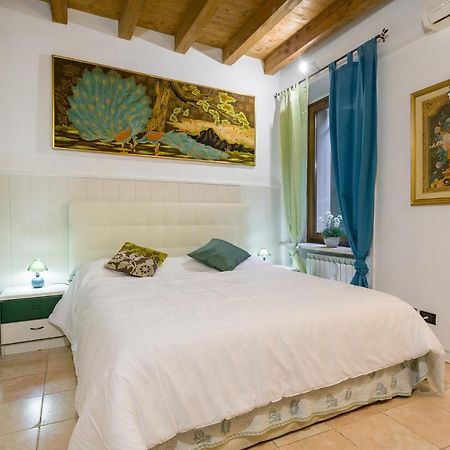 Fairy Studio In Verona Apartment Luaran gambar