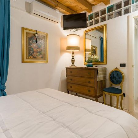 Fairy Studio In Verona Apartment Luaran gambar
