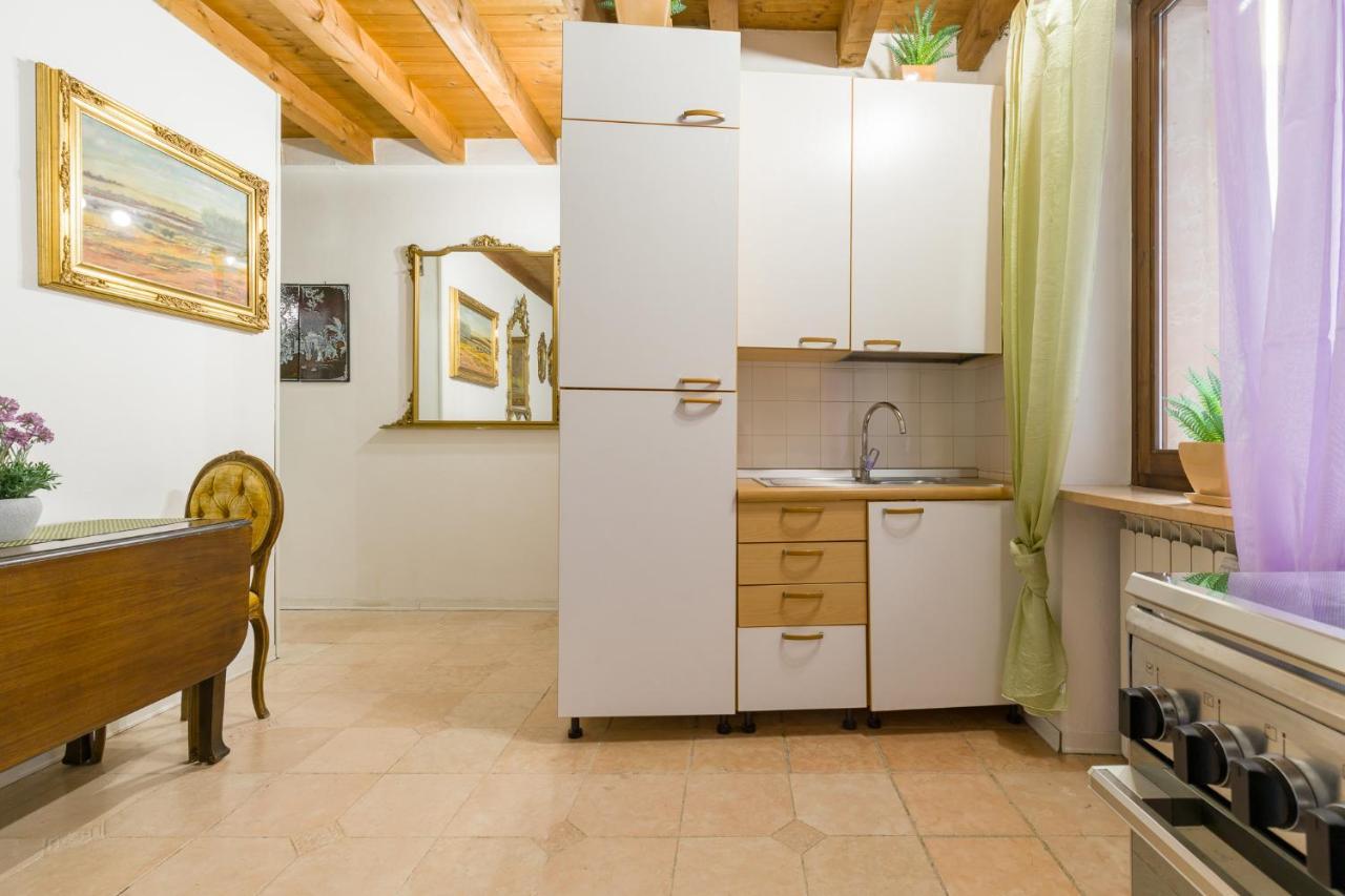 Fairy Studio In Verona Apartment Luaran gambar